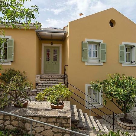 Yellow House Ithaca Вати Экстерьер фото
